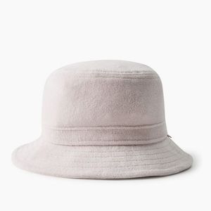 Aritzia bucket hat